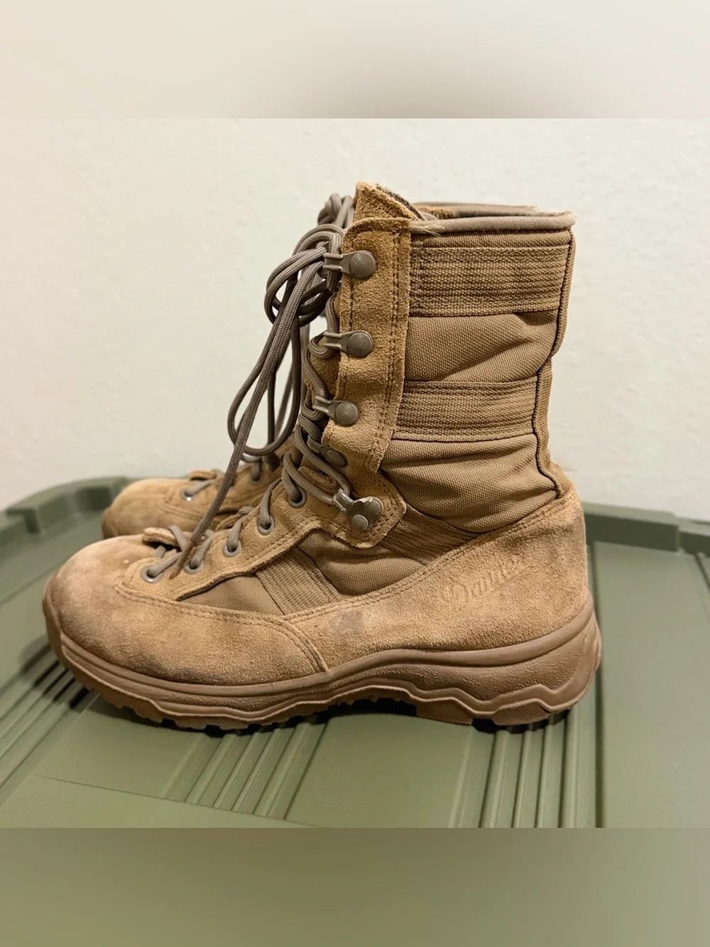 Danner Reckoning 8 Coyote Hot EGA Military Combat Boots Suede Men 7 EE Wide 5322